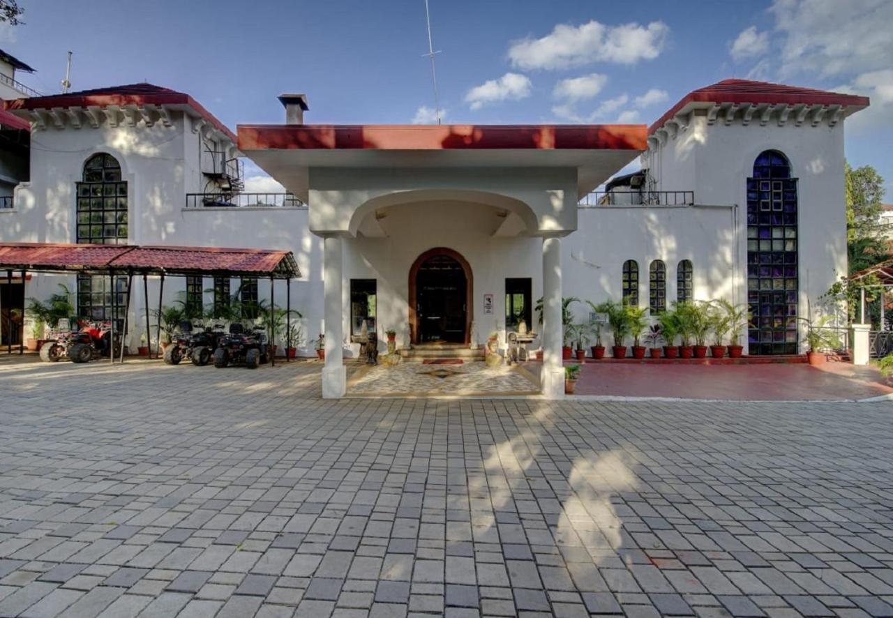 Khanvel Resort Силваса Екстериор снимка
