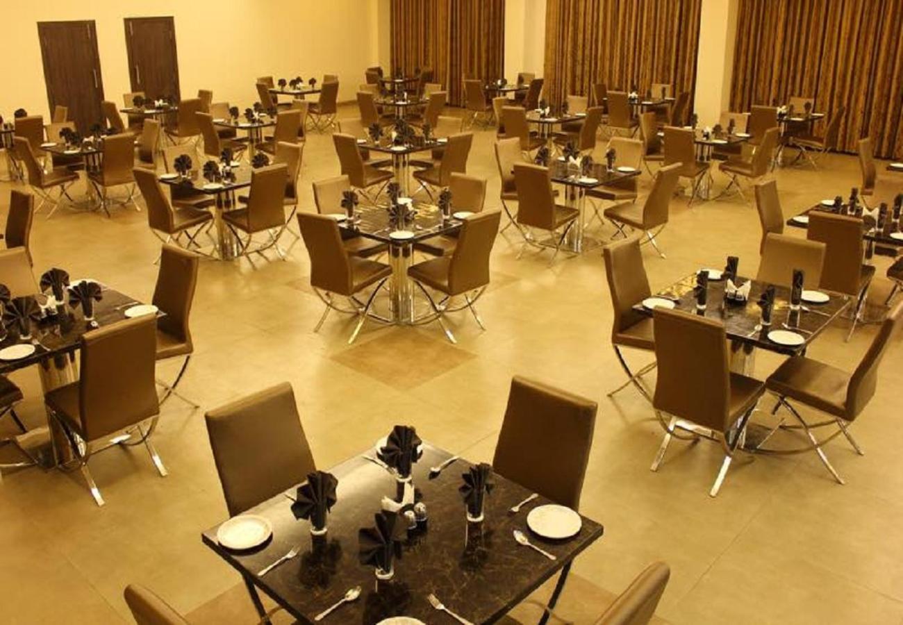 Khanvel Resort Силваса Екстериор снимка