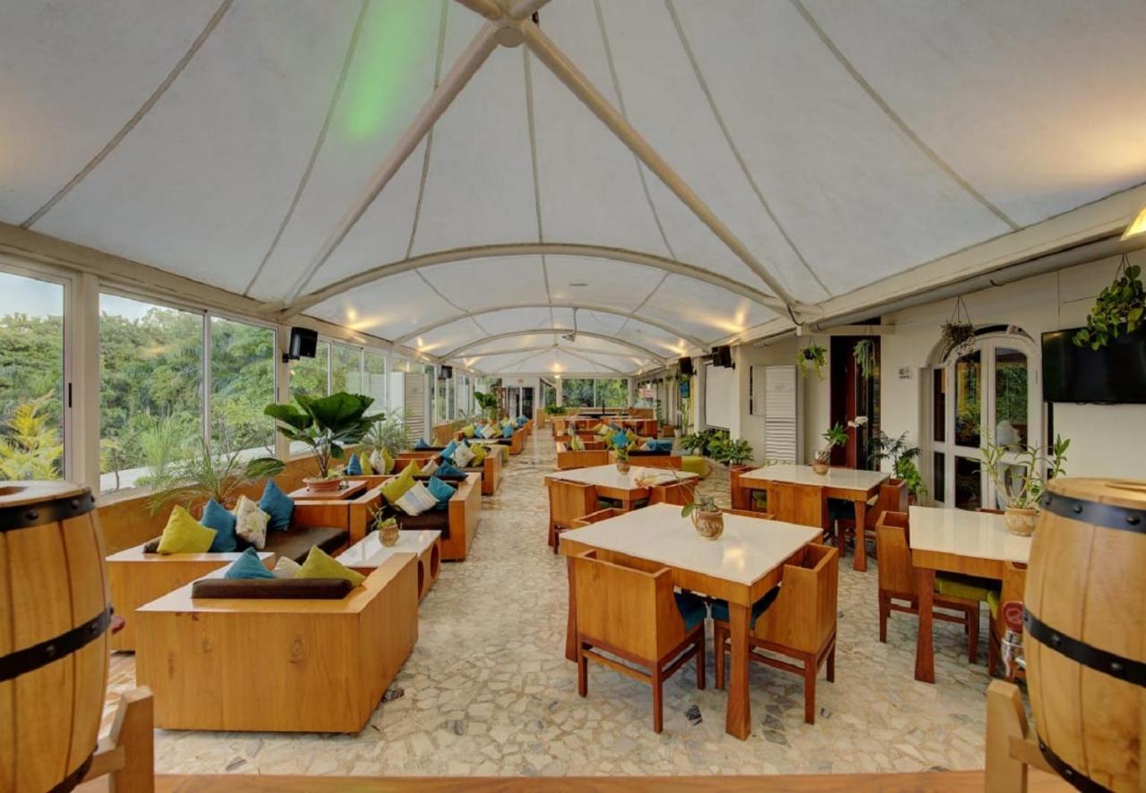 Khanvel Resort Силваса Екстериор снимка