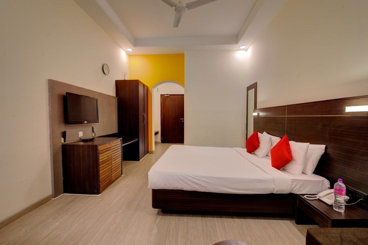 Khanvel Resort Силваса Екстериор снимка