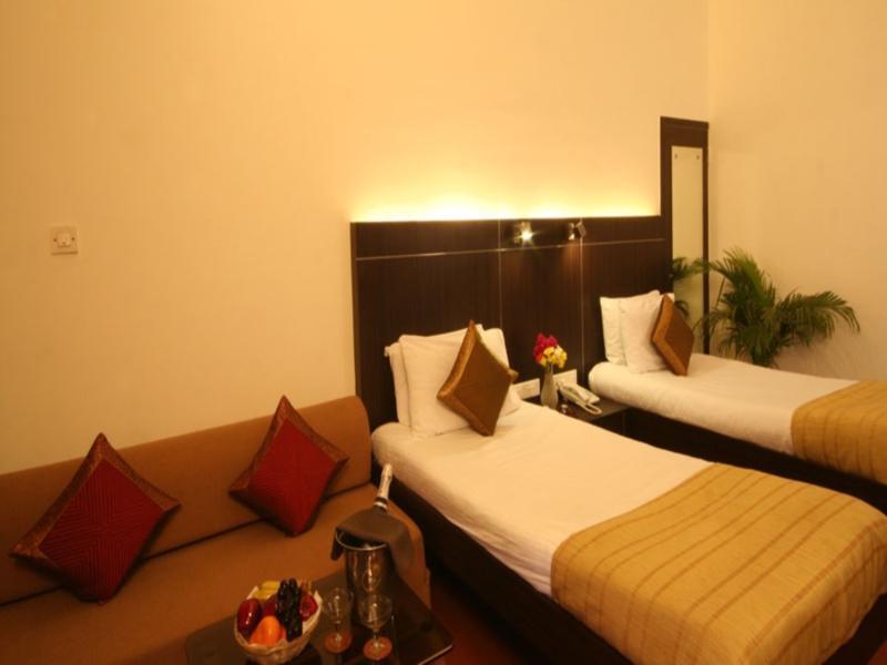 Khanvel Resort Силваса Екстериор снимка