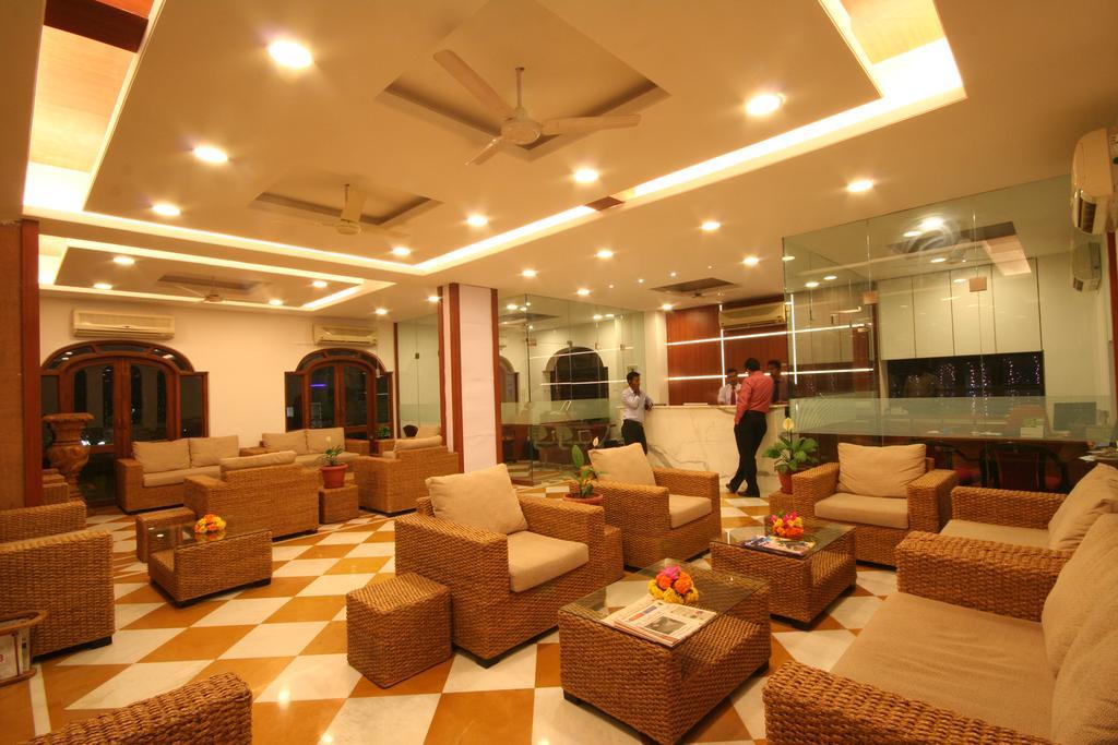 Khanvel Resort Силваса Екстериор снимка