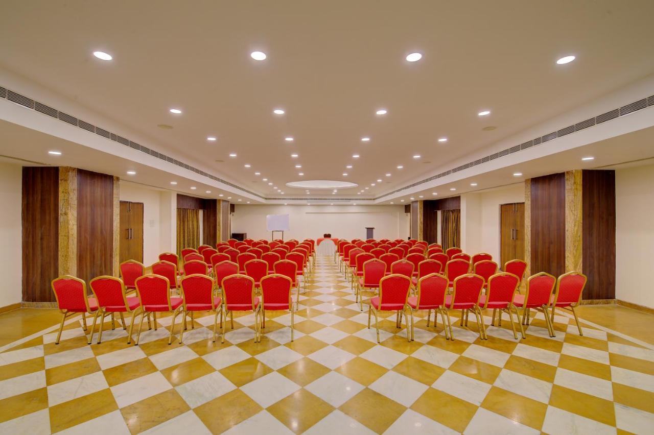 Khanvel Resort Силваса Екстериор снимка