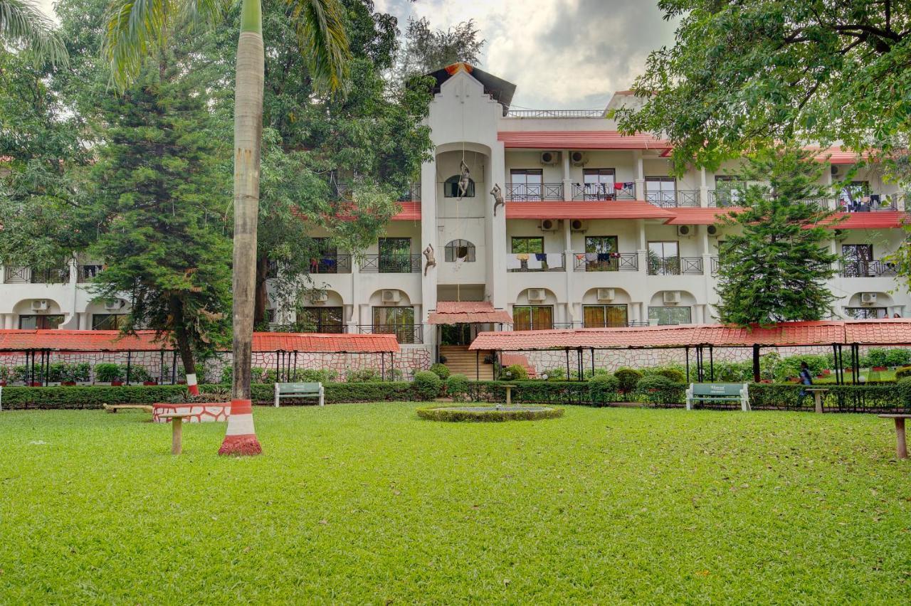 Khanvel Resort Силваса Екстериор снимка