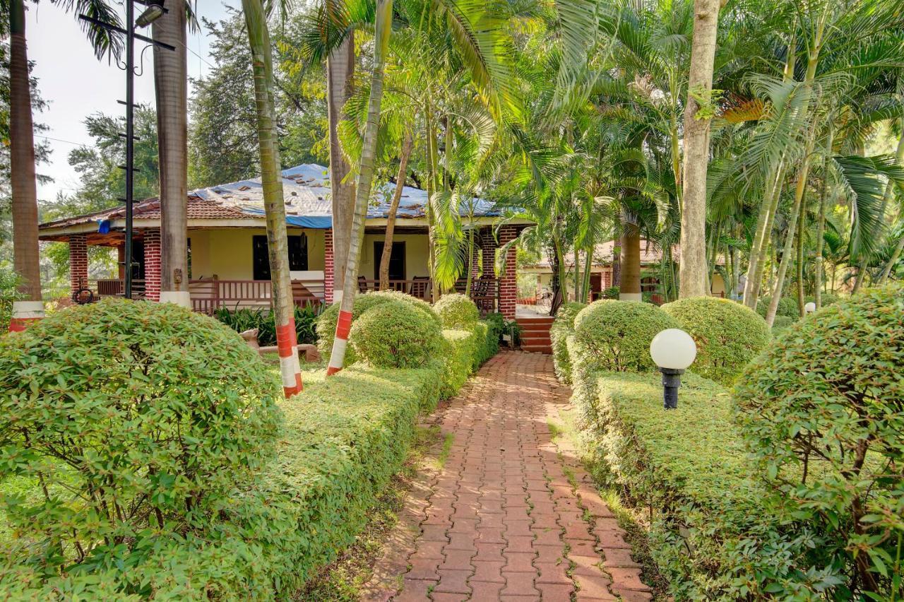 Khanvel Resort Силваса Екстериор снимка