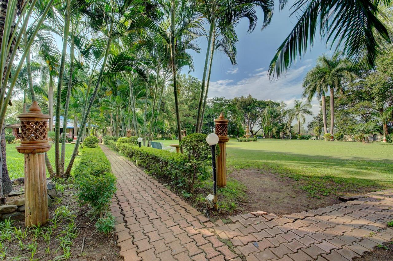 Khanvel Resort Силваса Екстериор снимка
